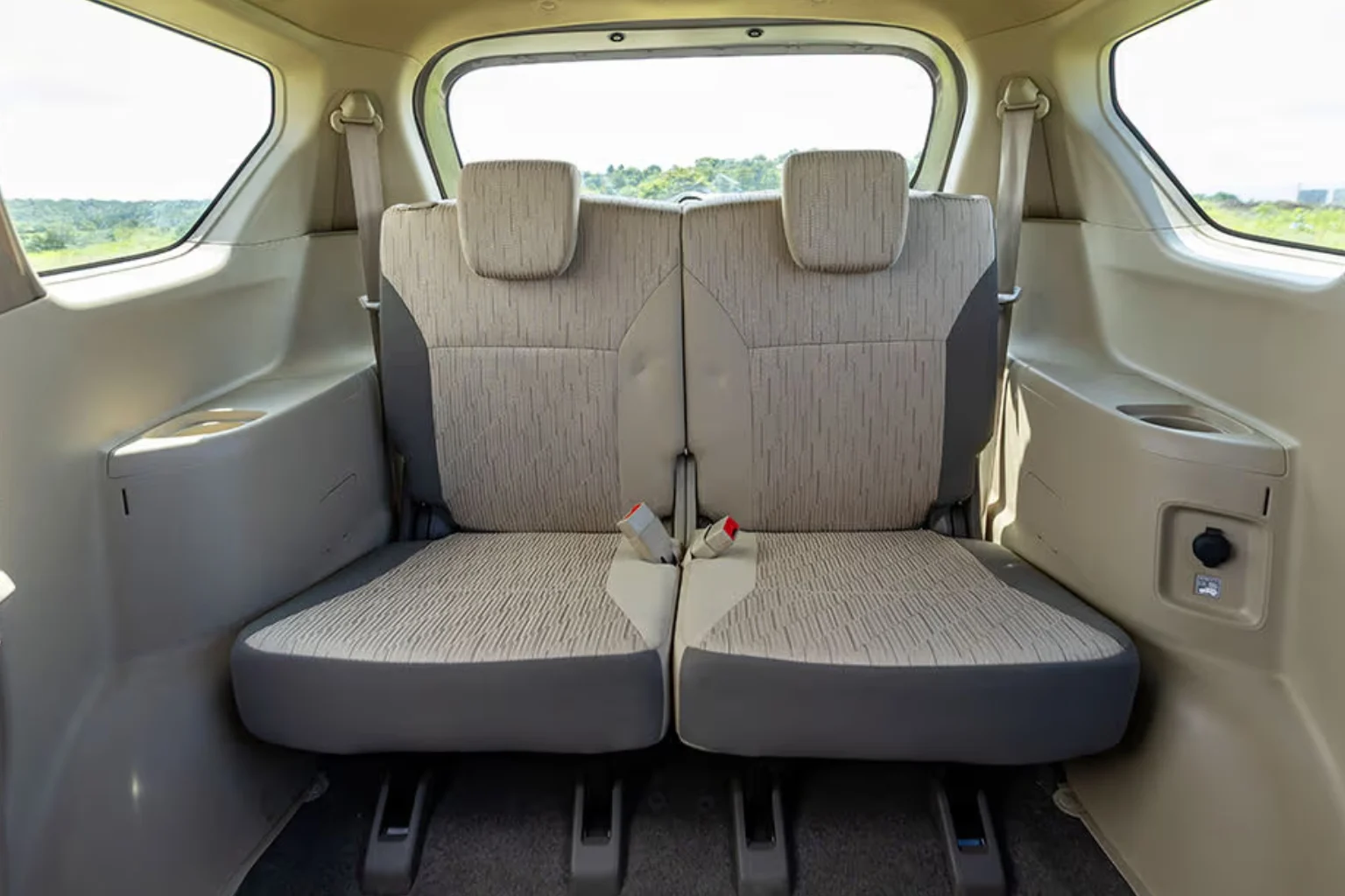 Toyota Rumion Interior
